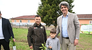 Başkan Kocaman Öğrencilerle Fidan Dikti