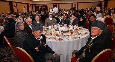 Manisa Büyükşehir Ramazan’ın Son İftarında Şehit Aileleri ve Gazileri Ağırladı