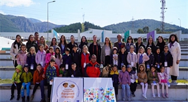 Yuvamız İzmir’in çocukları hem kenti hem hayatı tanıyor