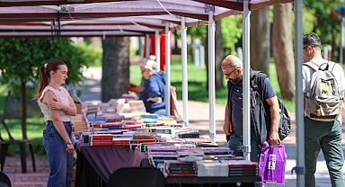 1. Buca Kitap Günleri vatandaşlardan büyük ilgi görüyor