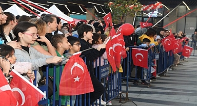 23 Nisan kutlamaları Ecem Boyacı konseri ile taçlandı