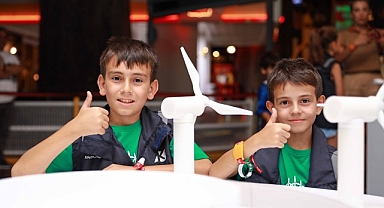 23 Nisan’a Özel Yenilenebilir Enerji Boyama Atölyesi’nde Çocukların Hayalleri Renklendi