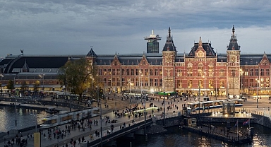 6 Bölümden Oluşan ‘7/24: Amsterdam Tren İstasyonu’ 12 Mayıs Pazartesi 22.00’de Başlıyor
