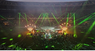 Şampiyon Kupası’nı kaldırdı! Büyükakın: En büyük pay taraftarın