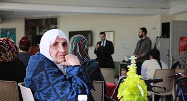 Anneler Günü’nde Huzurevi Sakinlerine Sürpriz Ziyaret