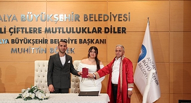 Antalya Büyükşehir Belediyesi nikah salonunda “05.05.2025” yoğunluğu