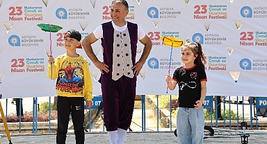 Antalyalı çocuklar 23 Nisan’ı dolu dolu kutluyor