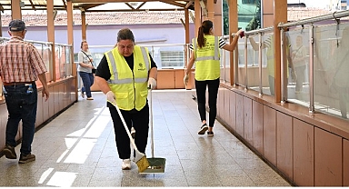 Aydın Büyükşehir Belediyesi’nin Çevre Bakım ve Temizlik Çalışmaları Devam Ediyor
