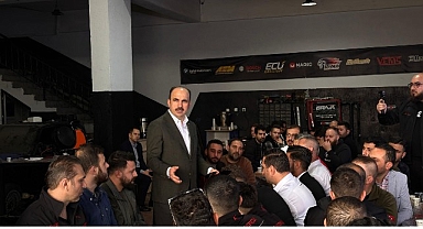 Başkan Altay, Çalışan Gençlik Meclisi ile Otomobil ve Motor Spor Kulübü Üyeleriyle Buluştu