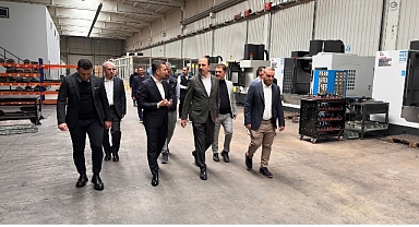 Başkan Altay Bilim Merkezi’nde Öğrencileri, Organize Sanayi’de Çalışanları Ziyaret Etti