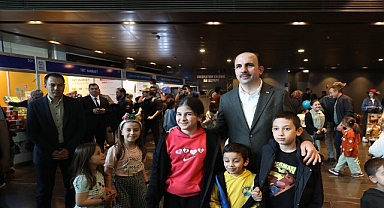 Başkan Altay Çocuk Kitap Günleri’nin Son Gününde Çocukların Coşkusuna Ortak Oldu
