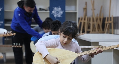 Başkan Çerçioğlu’nun Etkinlikleri ile Aydınlı Çocukları Türk Halk Müziğinin Eşsiz Notalarını Öğreniyor