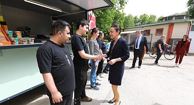 Başkan Sengel’den Efes Selçuk’un Engelsiz Gençlerine Ziyaret