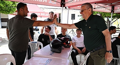 Başkan Topaloğlu, liselilerin kermesine katıldı