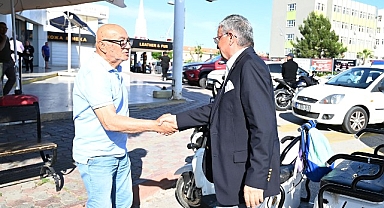 Başkan Topaloğlu pazar esnafını ziyaret etti