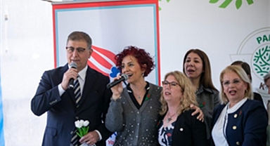 Başkan Tugay Parkinson hastaları ve yakınları ile buluştu