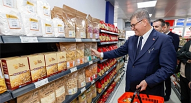 Başkan Tugay’ın güvenilir ve uygun fiyatlı market sözü gerçek oldu Tanzim satış ruhu İZMAR ile küllerinden doğdu