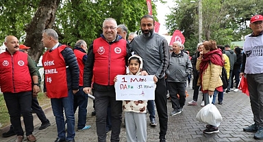 Başkan Zeyrek, 1 Mayıs’ta Emekçilerle Omuz Omuza Yürüdü