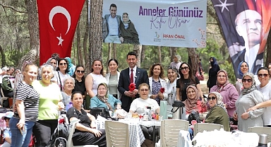Bayraklı’da Anneler Günü Kutlaması