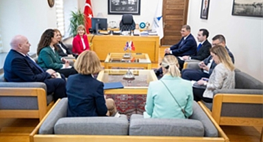 Birleşik Krallık Büyükelçisi’nden Başkan Tugay’a ziyaret
