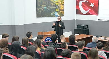 Burhaniye Belediyesi’nden şiddete karşı farkındalık