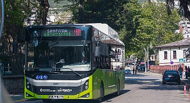 Büyükşehir’in otobüsleri ve tramvayda “Şampiyon Kocaelispor” yazdı