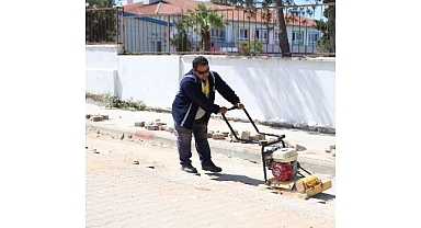 Didim Belediyesi, ilçe genelinde başlattığı yol yapım çalışmalarını tüm hızıyla sürdürüyor.