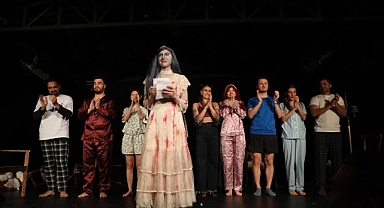 Digiturk Tiyatro Kulübü’nün Hazırladığı “Aslında” OyunuBüyük İlgi Gördü!