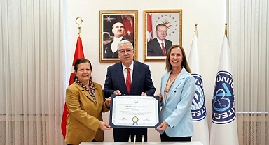 Ege Üniversitesi Ebelik Bölümü Eğitimde Kaliteyi Tescilledi