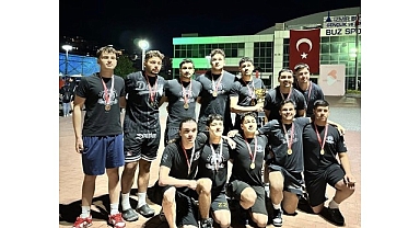 Ege Üniversitesi Sualtı Ragbisi takımlarından çifte şampiyonluk