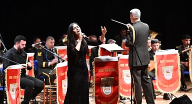 Ege Üniversitesinde Türk Halk Müziği Konseri