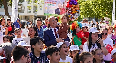 Gaziemir’i 23 Nisan coşkusu sardı