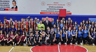 Gölcük’te okullar arası turnuvada dereceye girenler ödüllendirildi