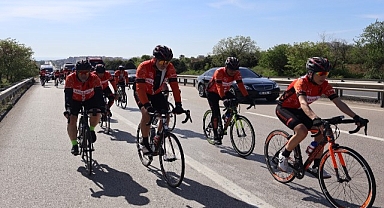 Humanis, 23 Nisan’da Çanakkale’ye pedal çevirdi