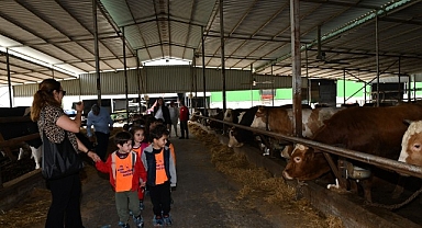 Çiğli Belediyesi’nden çocuklara doğa ve hayvanlarla iç içe unutulmaz bir gün