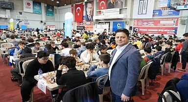 Kadıköy’de 23 Nisan Coşkusu Satranç Turnuvasıyla Başladı