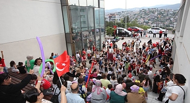 Karabağlar’da 23 Nisan coşkusu dolu dolu yaşandı
