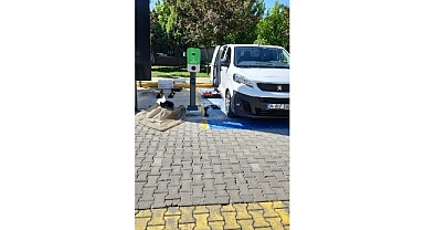 Kartepe’de Çevreci Ulaşım İçin Şarj İstasyonları Hizmete Açıldı