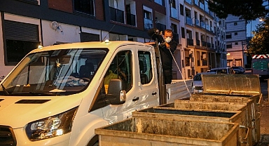 Karşıyaka’da ilaçlama ekiplerinden akşam mesaisi