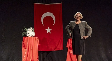 Karşıyaka’nın çınarlarından renkli defile