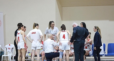 Körfezin İncileri çeyrek finalde veda etti