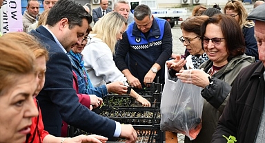 Lüleburgaz Belediyesi’nden vatandaşlara 20 bin adet fide