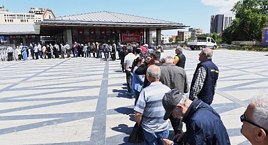 Osmangazi Belediyesi’nden ücretsiz fide dağıtımı