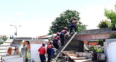Osmangazi Belediyesi’nden öğrencilere arama kurtarma eğitimi