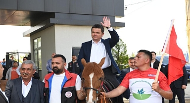 Osmangazi’de geleneksel rahvan at koşusu coşkusu