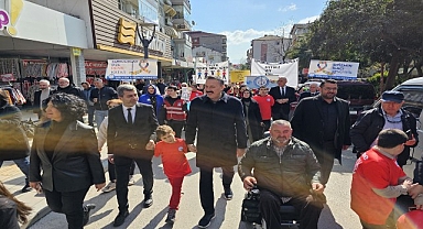 Otizm Farkındalık Günü Gölcük’te Renkli Görüntülere Sahne Oldu