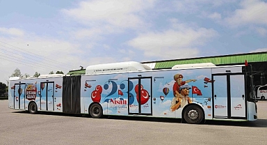 Otobüs ve tramvaylar 23 Nisan’a özel giydirildi