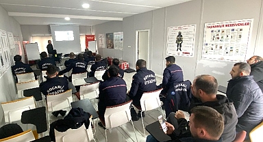 İtfaiye personeline ‘asansörde kurtarma’ eğitimi