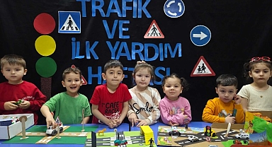 Trafik kurallarını eğlenerek öğrendiler