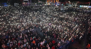 Uluslararası Manisa Mesir Macunu Festivali’nde Kenan Doğulu Coşkusu